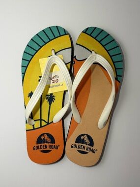 NWT Golden Road Brewing Califunky Summer Flip Flops Men’s Size 9 Sandals